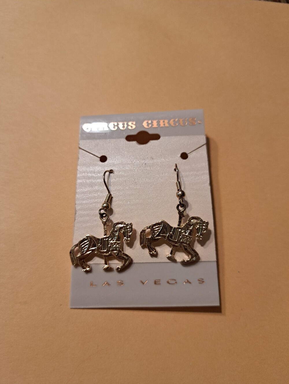 New Circus Circus Las Vegas Gold Tone Carousel Horse Dangle Drop Earrings
